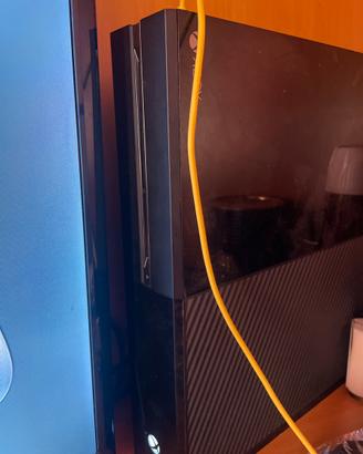 xbox one tenuta benissimo 512 gb