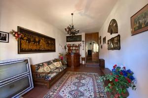 Indipendente su due livelli con cortile