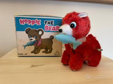 Gioco a molla. Hoppie The Bear.