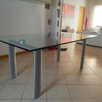 Tavolo in cristallo rettangolare