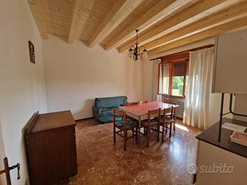 Casa singola anni '70 con ampie metrature