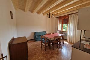 Casa singola anni '70 con ampie metrature