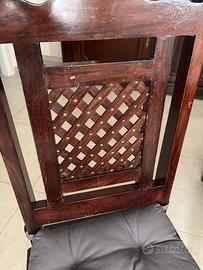 Quattro sedie in legno massello