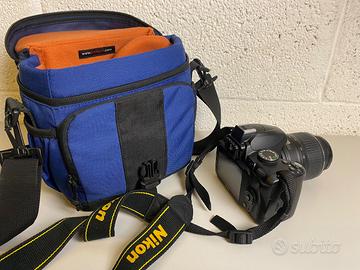 Nikon D3000 + Obiettivo AF-S DX 18-55mm VR Reflex