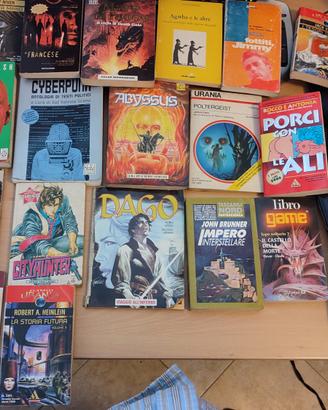 LOTTO LIBRI E FUMETTI VINTAGE.