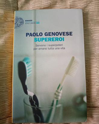 libro come nuovo " supereroi "