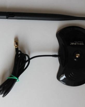 TP-LINK 2.4GHz 8dBi PC Desktop WIFI BASE MAGNETICA
