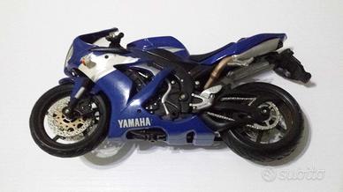 Modellino Statico Yamaha YZF-R1 (2021) Maisto Moto