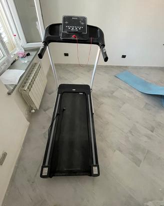 Tapis roulant e panca per pesi