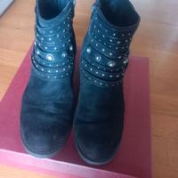 Scarpe in similpelle scamosciata nere