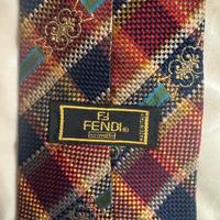 Cravatta elegante uomo Fendi in seta - Nuova