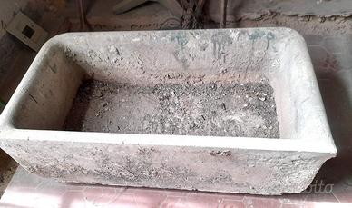 Antico lavatoio lavandino giardino esterno vasca