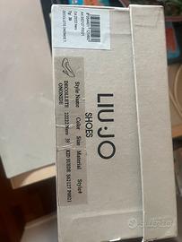 Scarpe con tacco alto color nero in camoscio