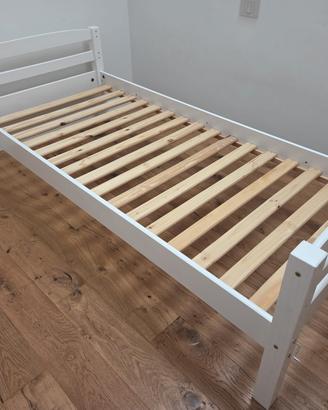 Letto singolo in legno +  materasso incluso
