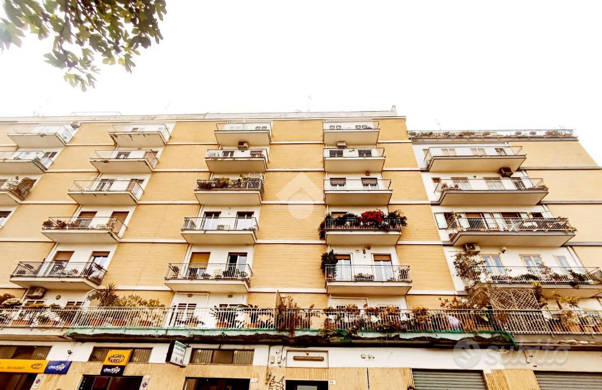 3 LOCALI A BARI