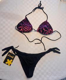 Bikini F**K + gonna copricostume