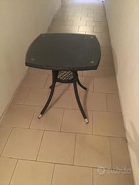 Tavolo in rattan