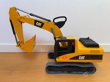 Bruder Escavatore a cucchiaio Cat®  Art 02483
