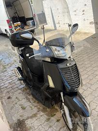 Kymco people