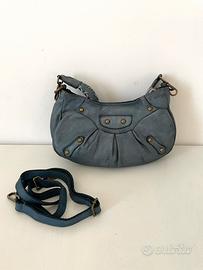 Borsa mezzaluna vera pelle blu chiaro