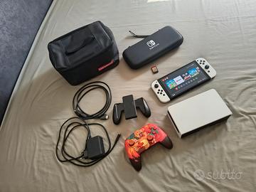 Nintendo Switch OLED+ controller e accessori