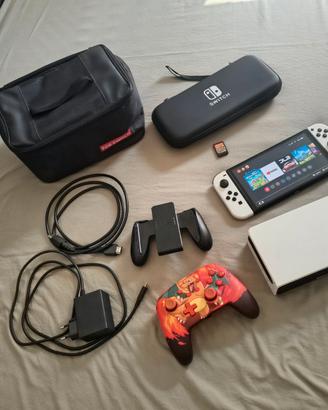 Nintendo Switch OLED+ controller e accessori