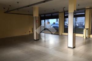 NEGOZIO A SAN VITTORE OLONA