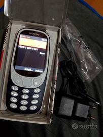 Nokia 3310 a colori.