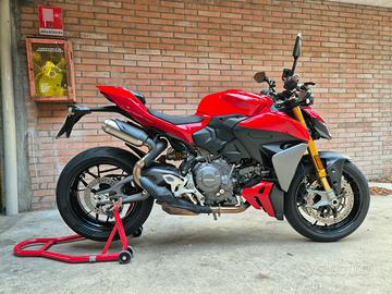 Ducati streetfighter  v2