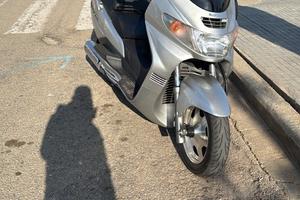 Suzuki burgman 400