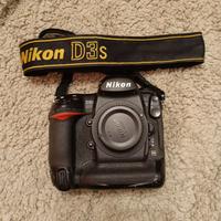 nikon D3s + batterie e caricabatterie