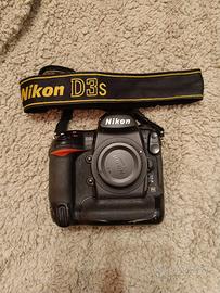 nikon D3s + batterie e caricabatterie