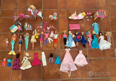 Lotto di 15 Barbie e 6 piccole e  accessori