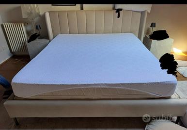 Letto in velluto westwing matrimoniale