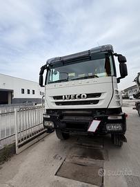 Auobetoniera IVECO TRAKKER 450, 4 assi, CIFA