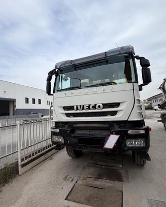 Auobetoniera IVECO TRAKKER 450, 4 assi, CIFA