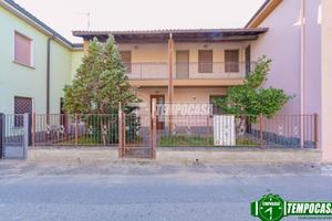 Casa indipendente a Zinasco 6 locali