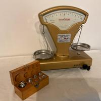 Bilancia vintage Società Santo Stefano