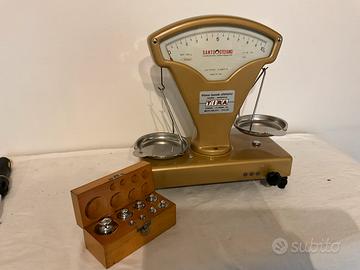 Bilancia vintage Società Santo Stefano