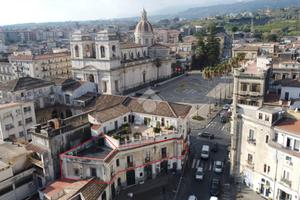 4 LOCALI A GIARRE