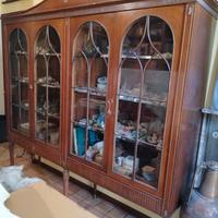 Mobile vetrina in stile