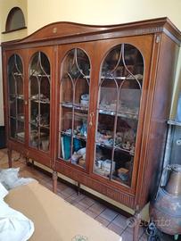 Mobile vetrina in stile