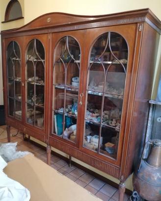Mobile vetrina in stile