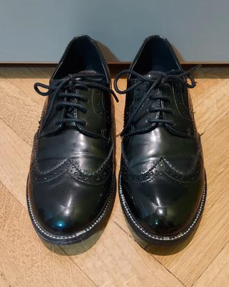 SCARPE ALLACCIATE INGLESINE VERNICE NERA BATA DONN