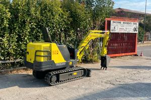E02 Escavatore 13 q Yanmar B12