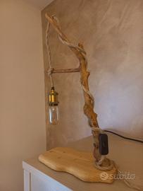 lampada con ramo di legno