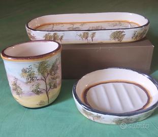 Set da bagno in ceramica di Faenza