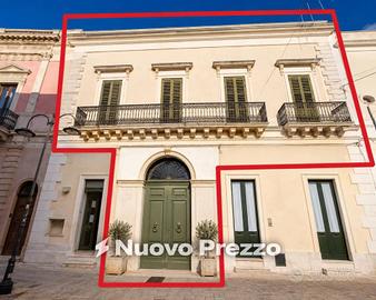 Palazzo / Stabile di 289 m² con più di 5 locali a 