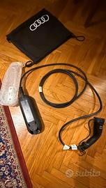 Caricabatteria originale Audi