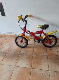 due biciclette femmina e maschietto 